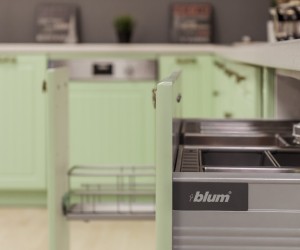 bucatarie cu sertare blum