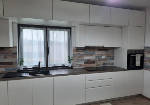 Bucatarii Moderne fara Manere la Comanda