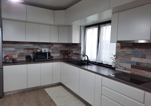 Bucatarii Moderne fara Manere la Comanda
