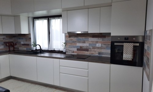 Bucatarii Moderne fara Manere la Comanda